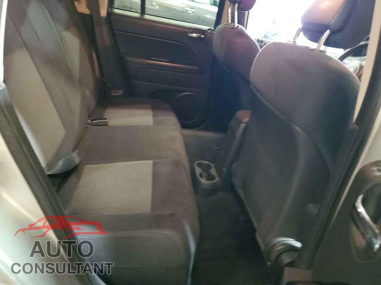 JEEP COMPASS 2011 - 1J4NF1FB0BD227620