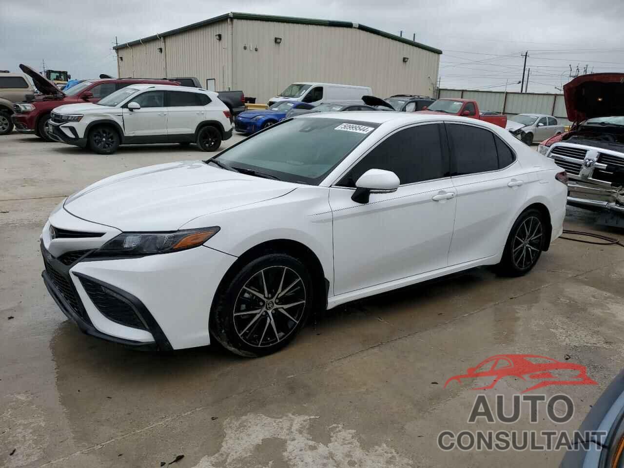 TOYOTA CAMRY 2024 - 4T1G11AKXRU885827