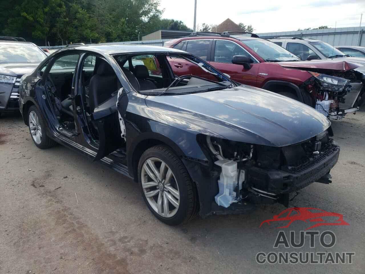 VOLKSWAGEN PASSAT 2017 - 1VWGT7A37HC040820