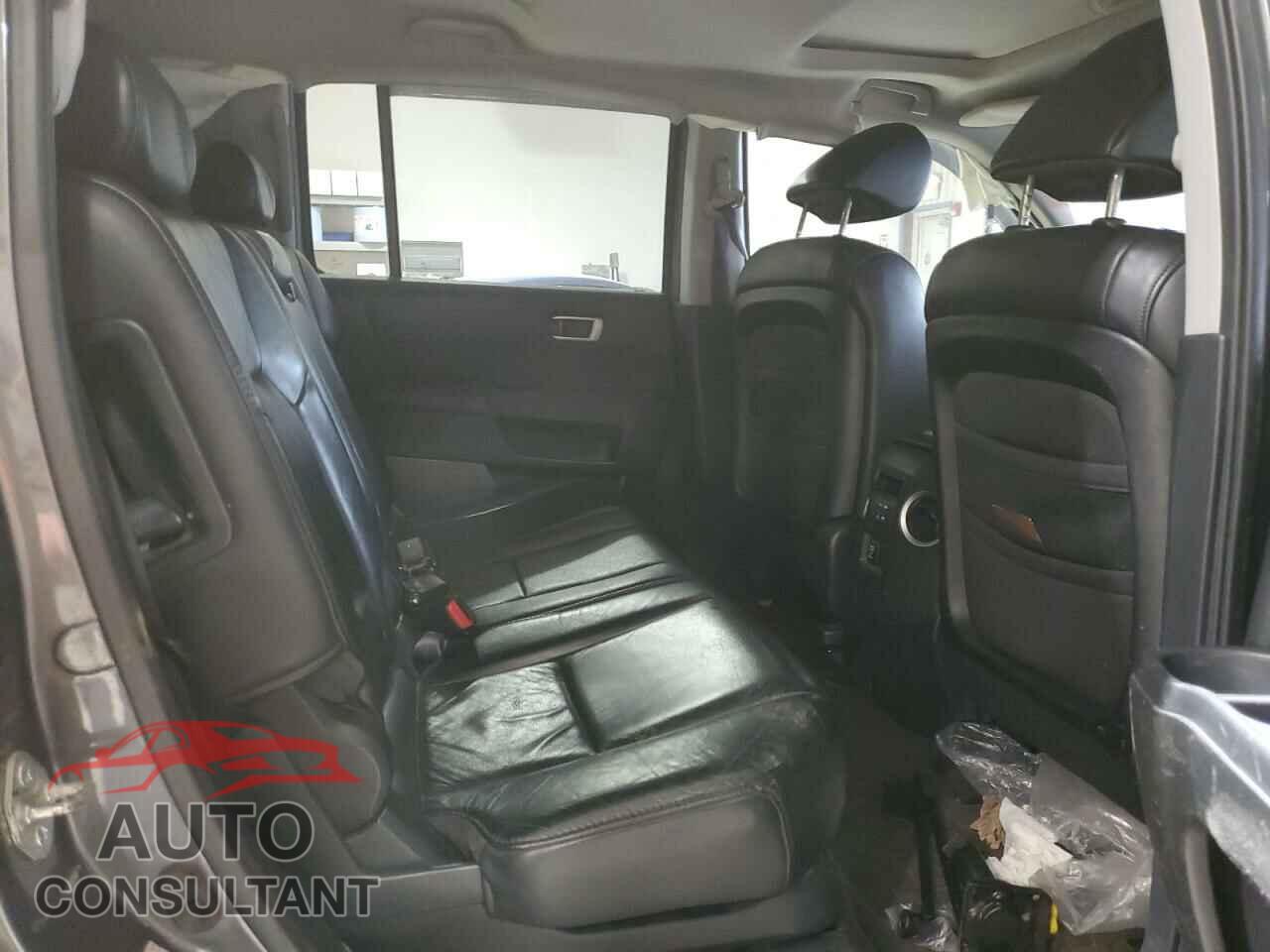 HONDA PILOT 2011 - 5FNYF4H77BB035648