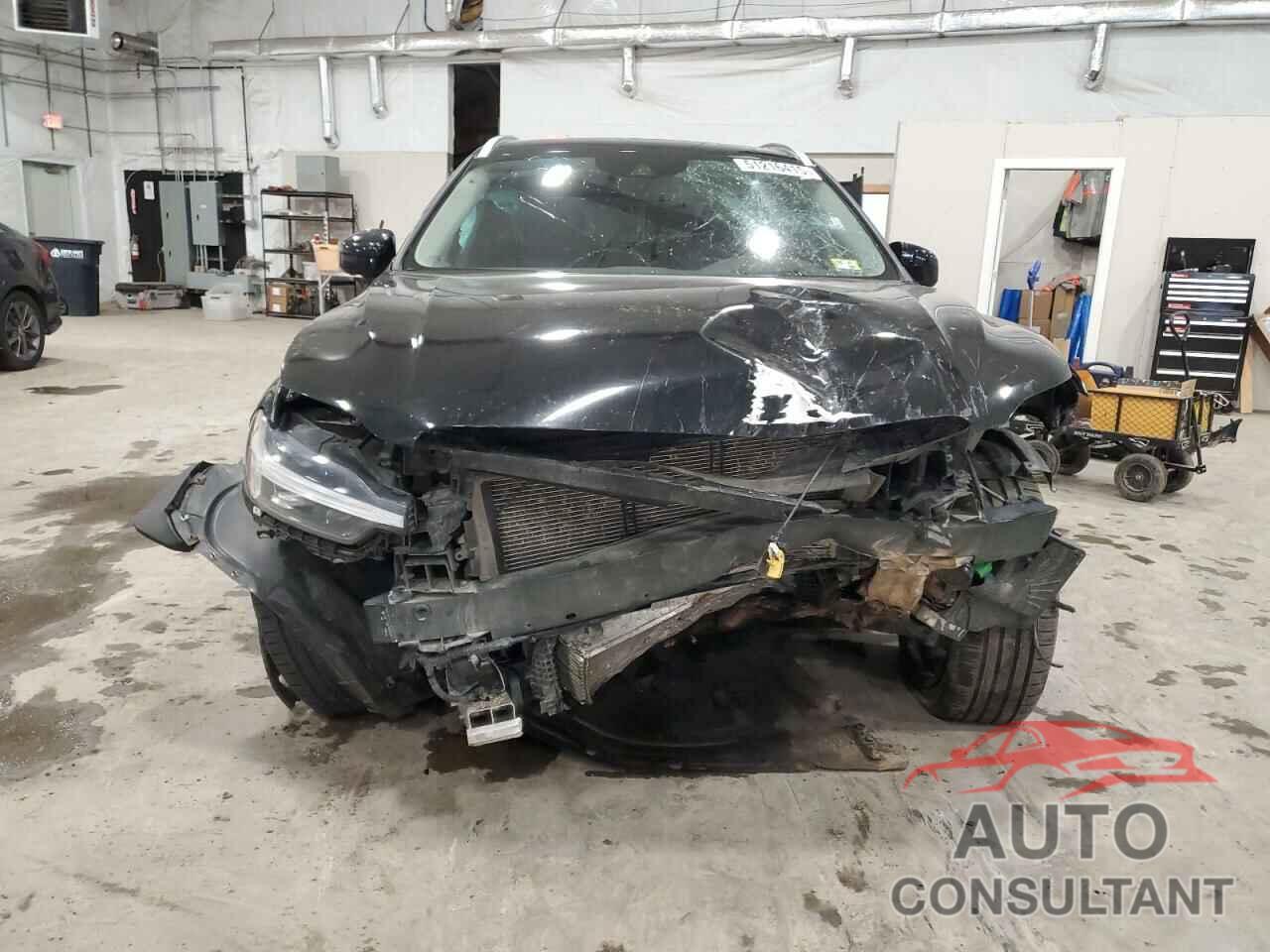 VOLVO XC60 2021 - YV4A22RL9M1864257