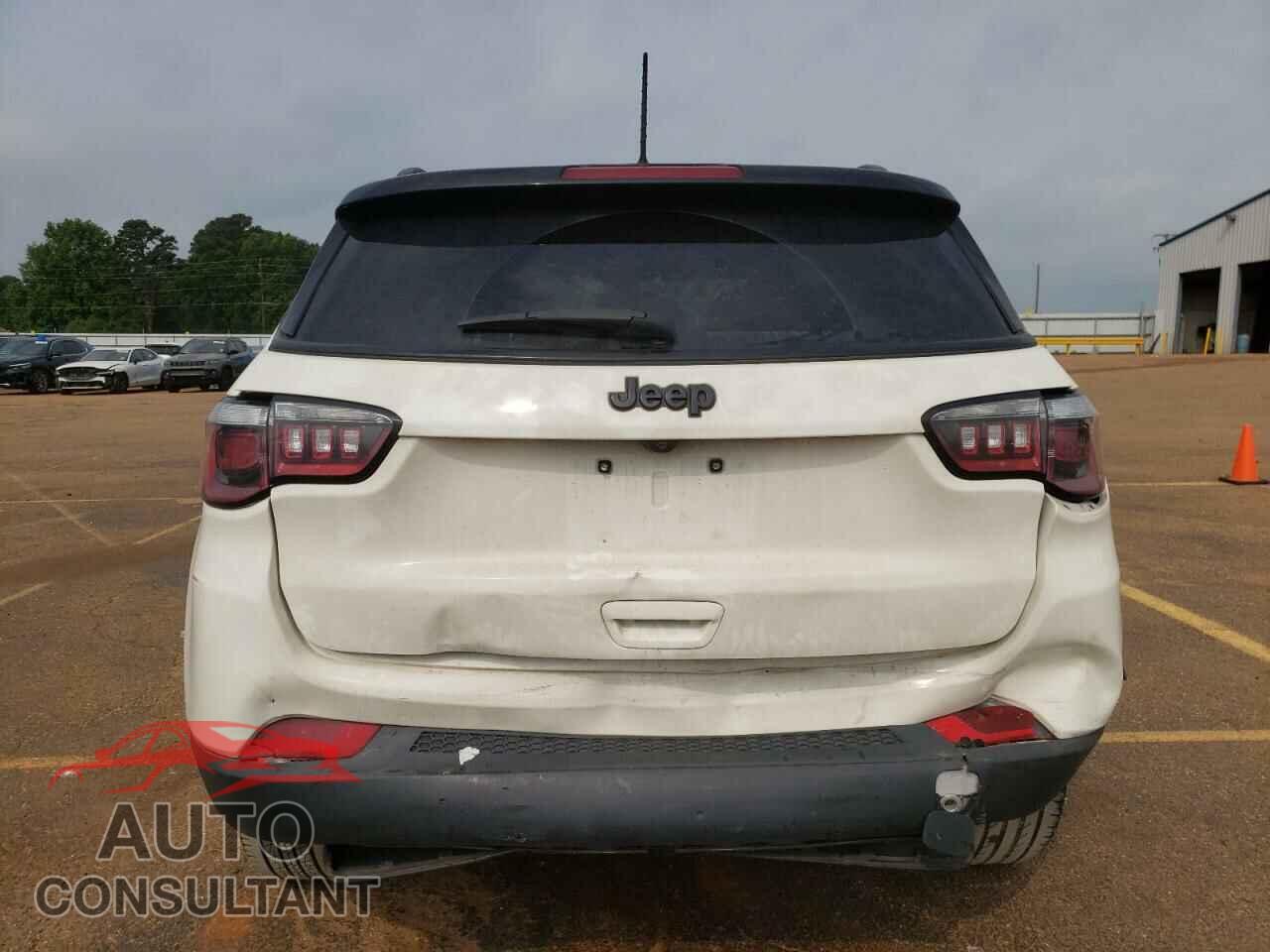 JEEP COMPASS 2018 - 3C4NJCBBXJT494200