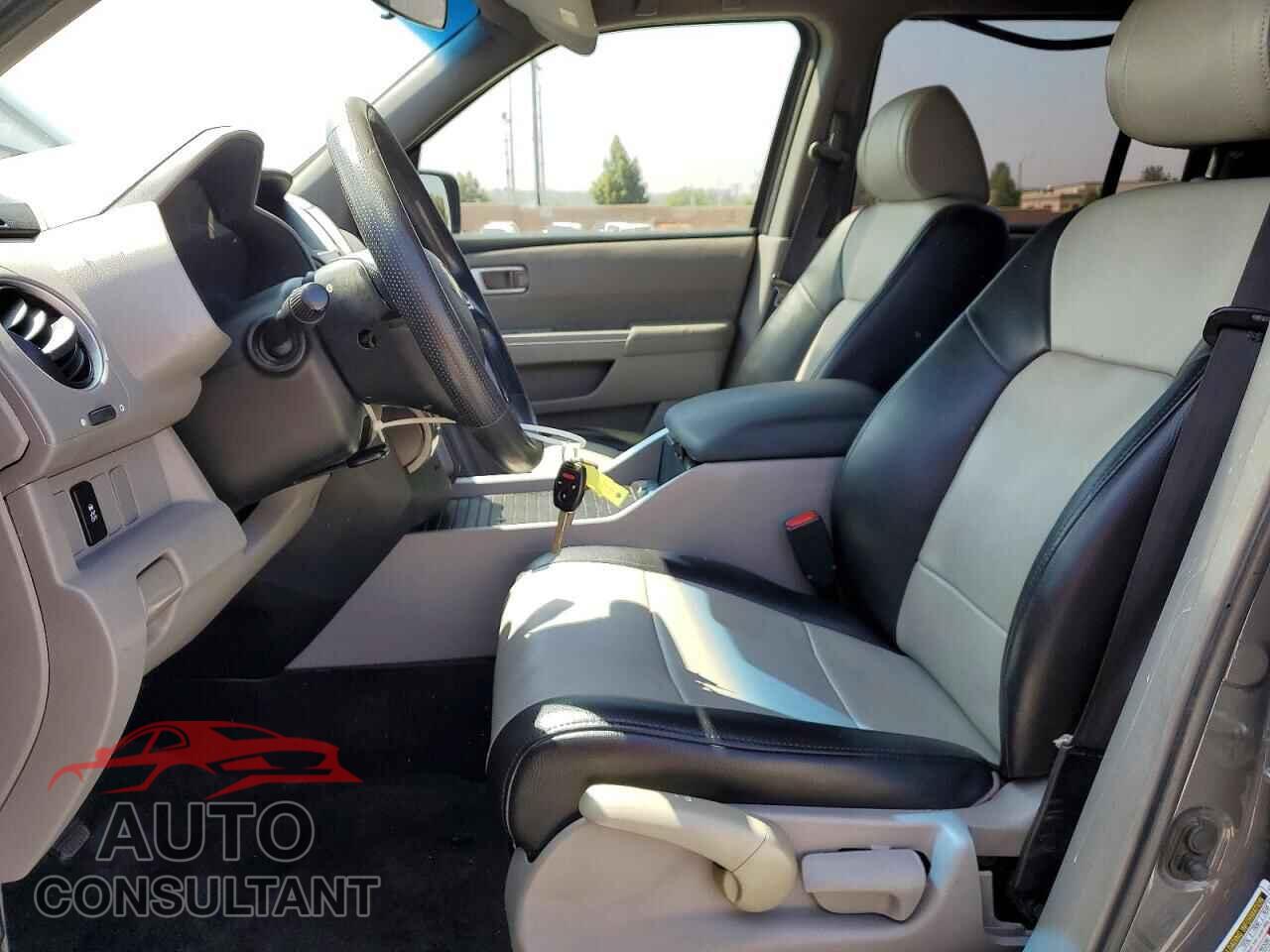 HONDA PILOT 2012 - 5FNYF3H27CB032894