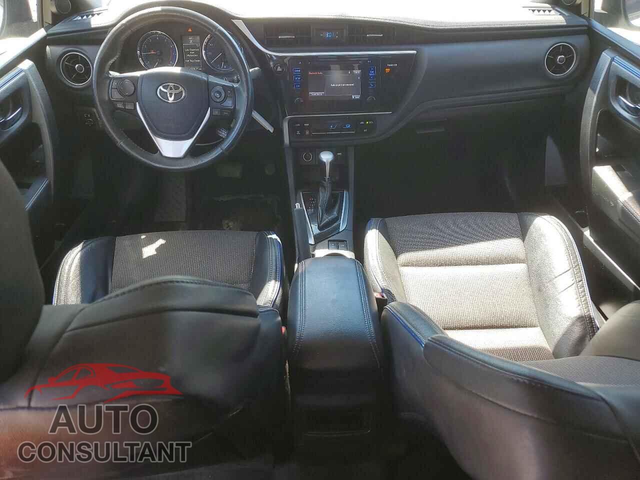 TOYOTA COROLLA 2017 - 5YFBURHE9HP602964