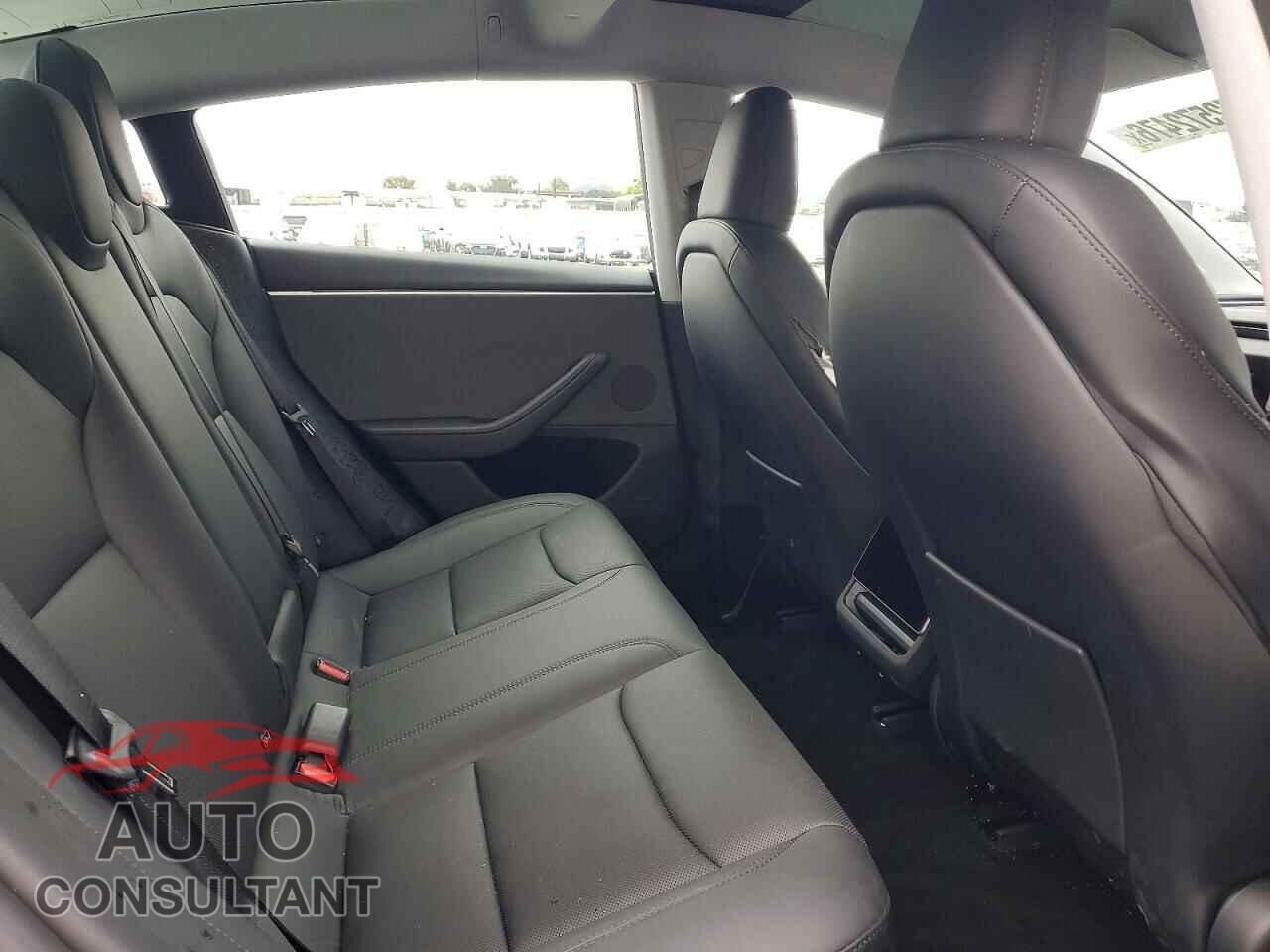TESLA MODEL 3 2025 - 5YJ3E1EA3SF889631