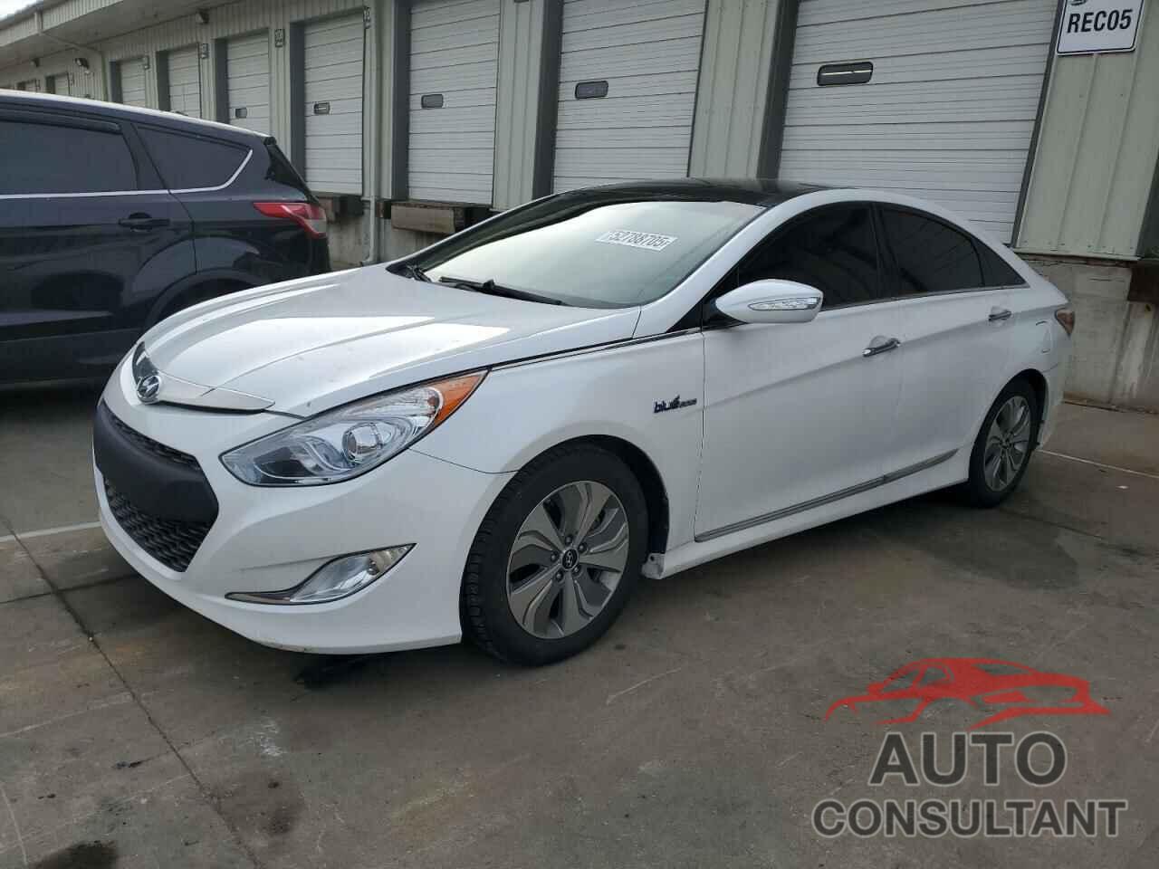 HYUNDAI SONATA 2015 - KMHEC4A42FA132102
