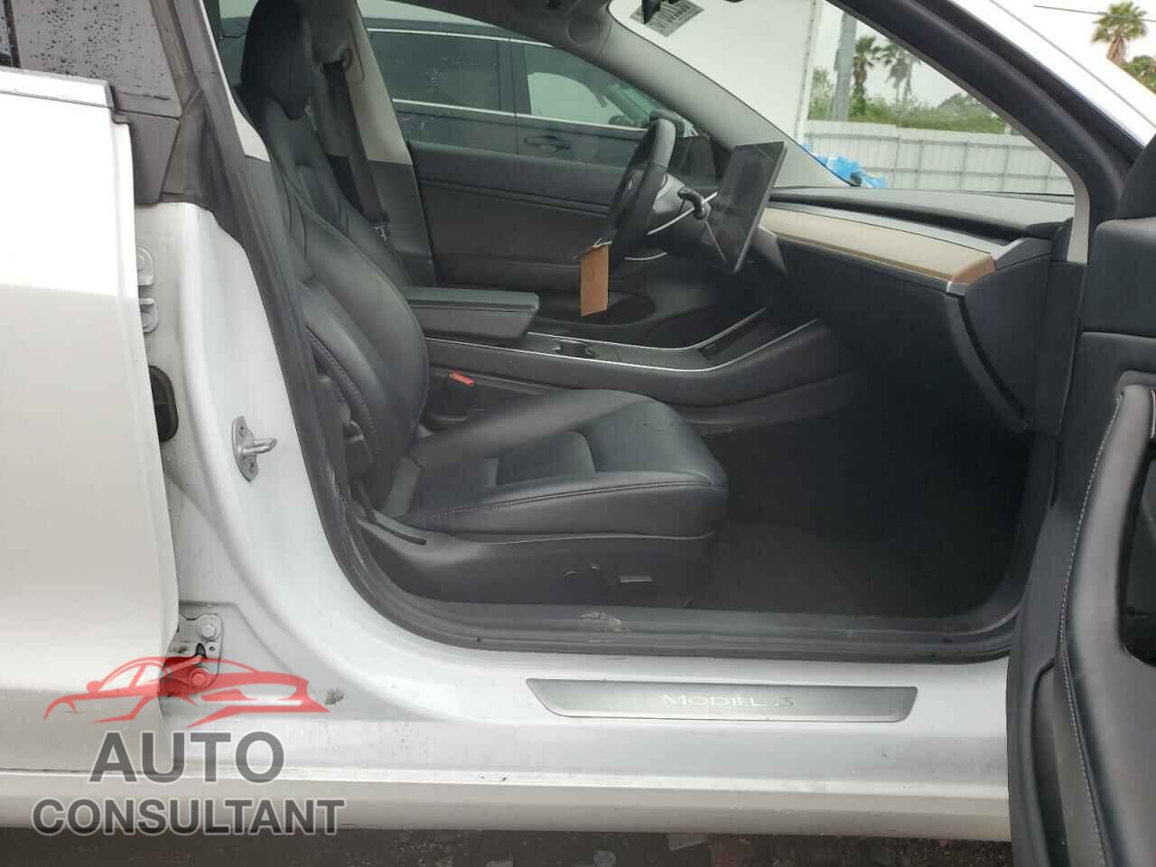 TESLA MODEL 3 2019 - 5YJ3E1EB3KF511821