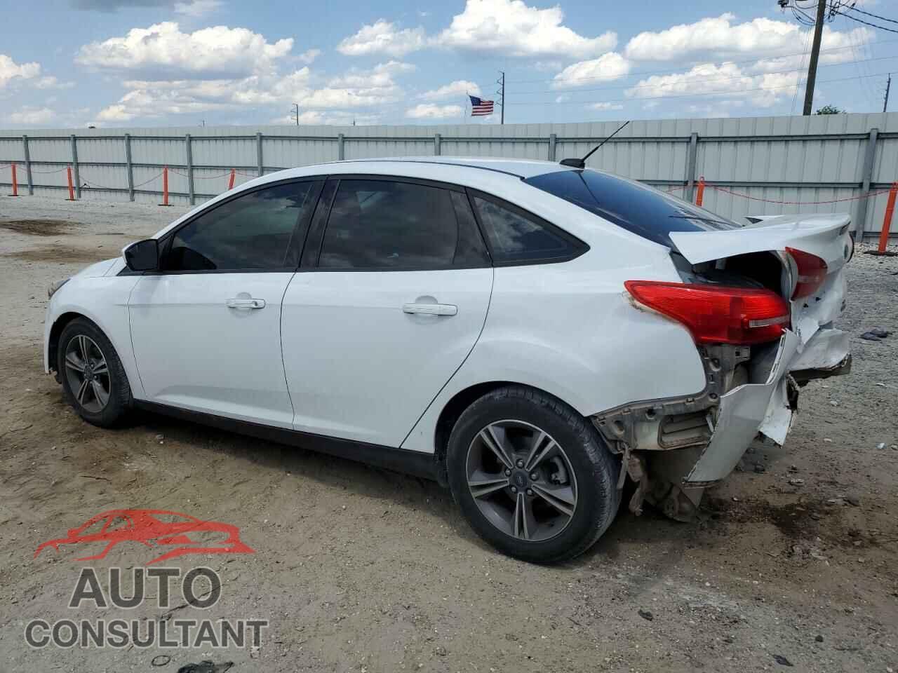 FORD FOCUS 2018 - 1FADP3FE5JL220077