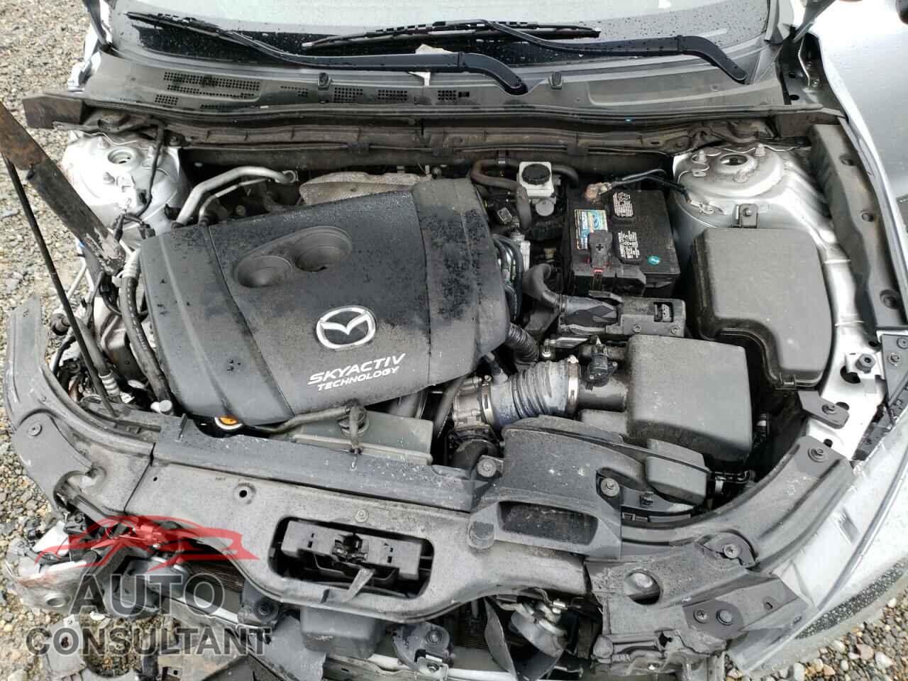 MAZDA 3 2018 - 3MZBN1V37JM205765