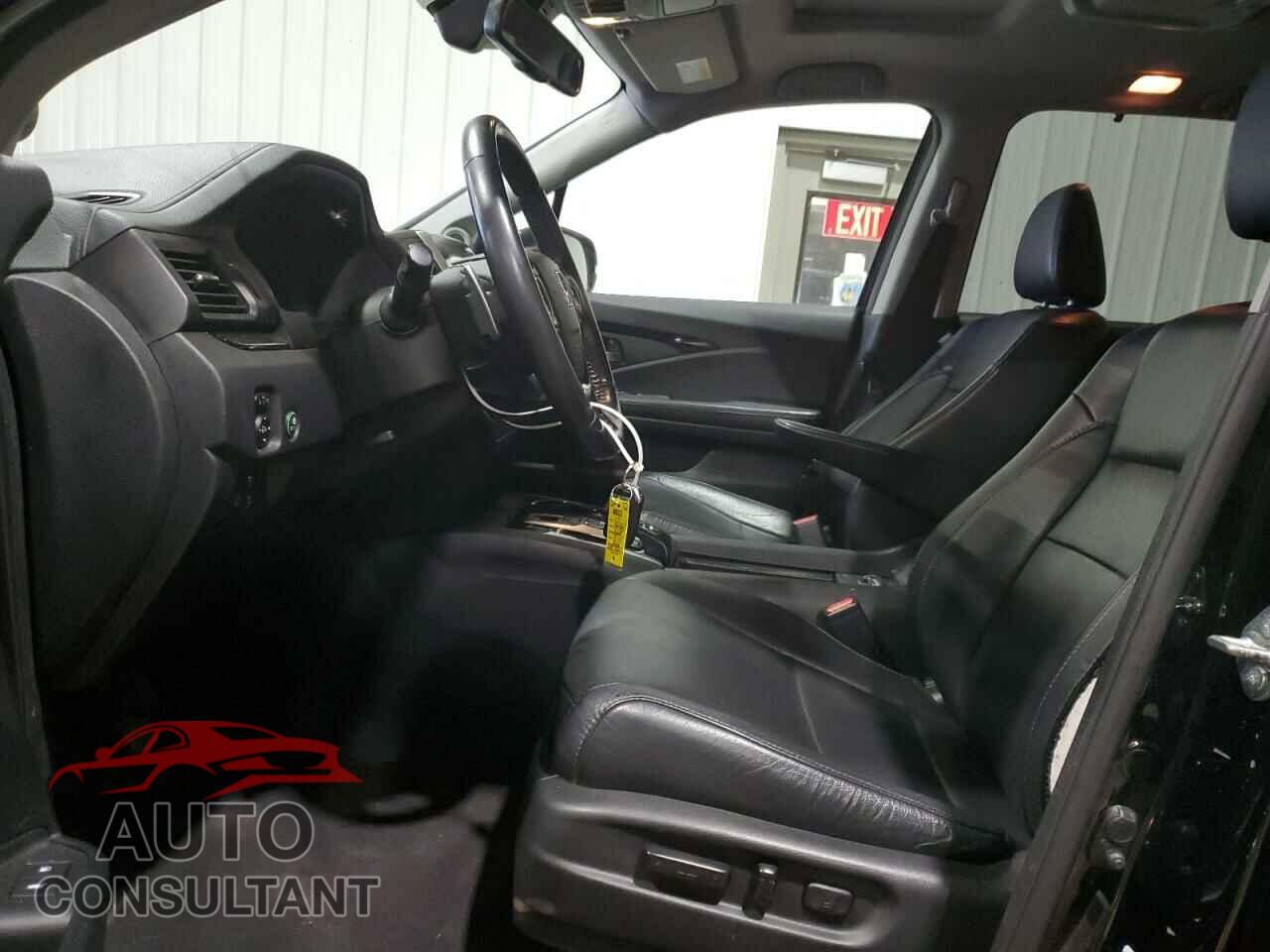 HONDA PILOT 2017 - 5FNYF6H00HB034610