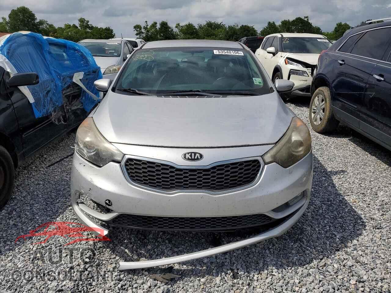 KIA FORTE 2016 - KNAFX4A84G5529513