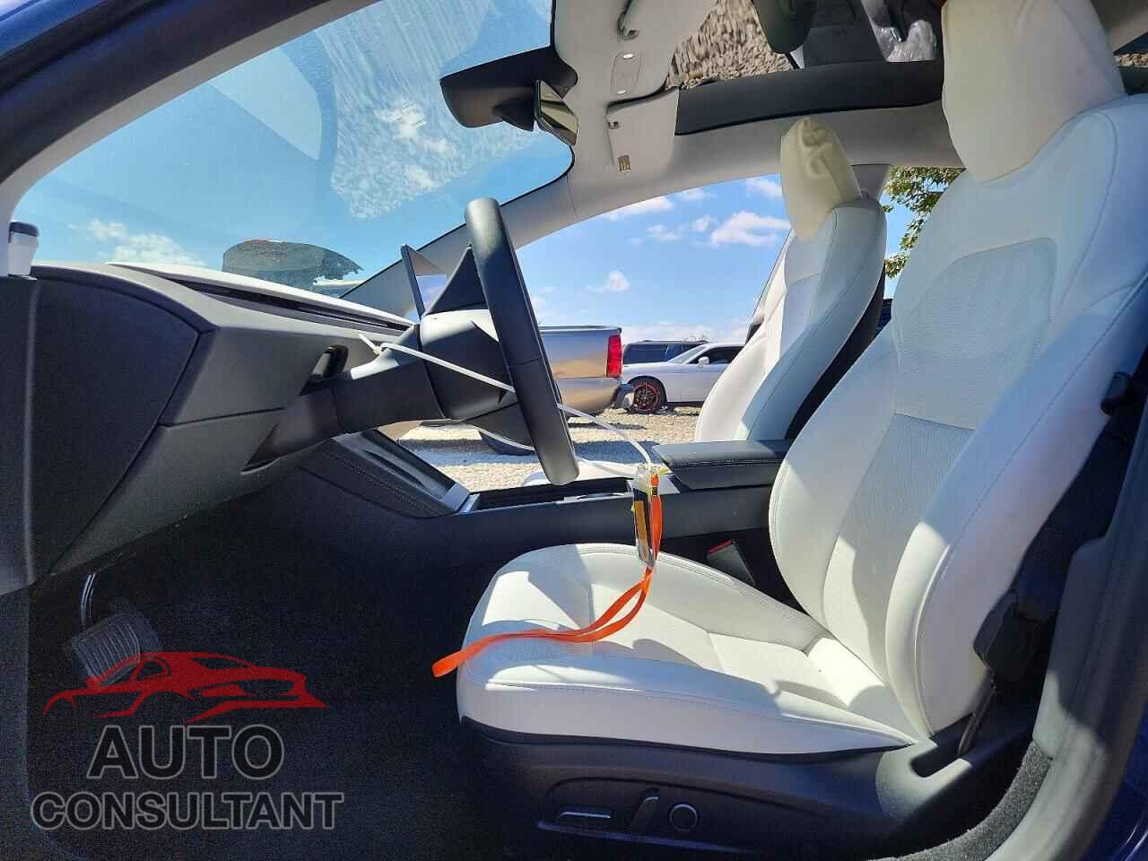 TESLA MODEL 3 2025 - 5YJ3E1EA7SF920962