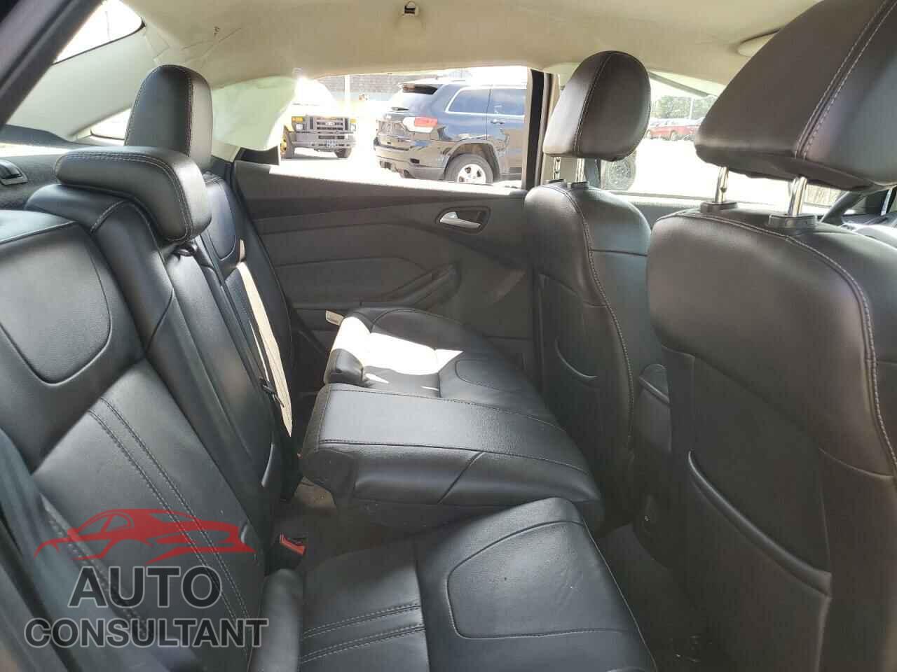FORD FOCUS 2014 - 1FADP3F29EL297594