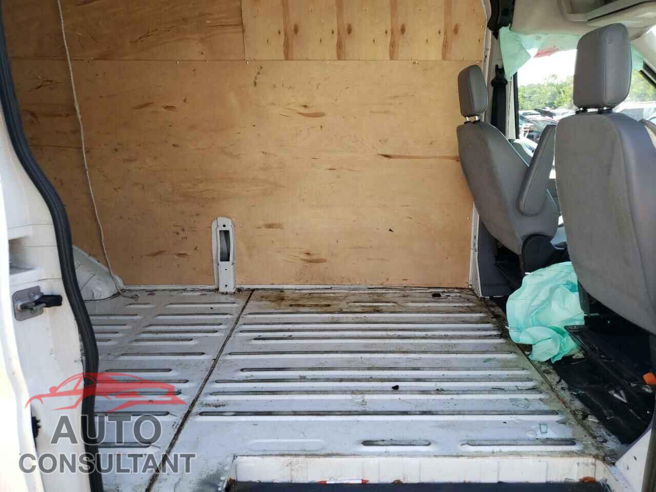 FORD TRANSIT 2018 - 1FTYR2CM1JKA43948