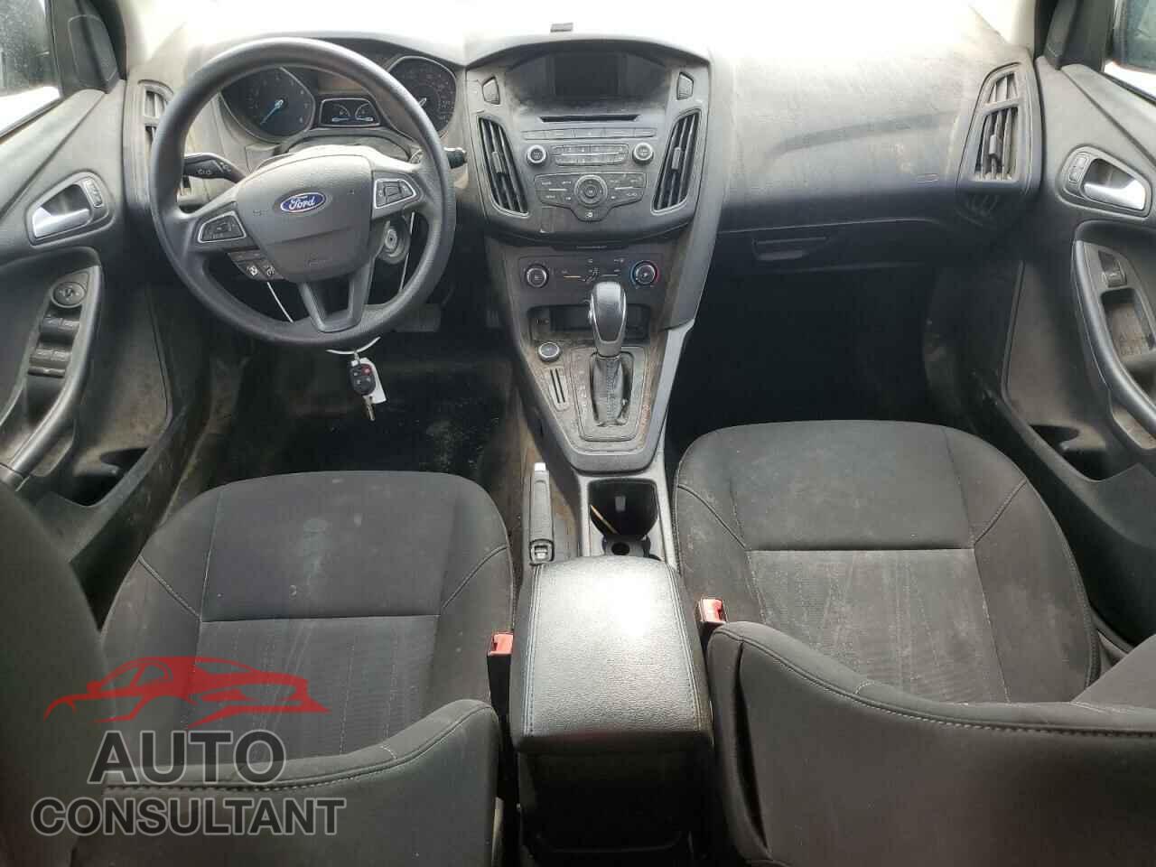 FORD FOCUS 2017 - 1FADP3K24HL301710