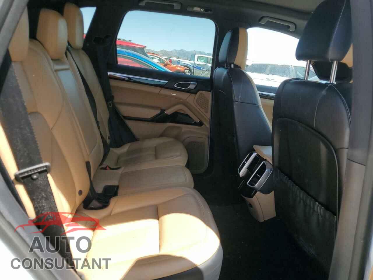 PORSCHE CAYENNE 2016 - WP1AA2A22GKA14086