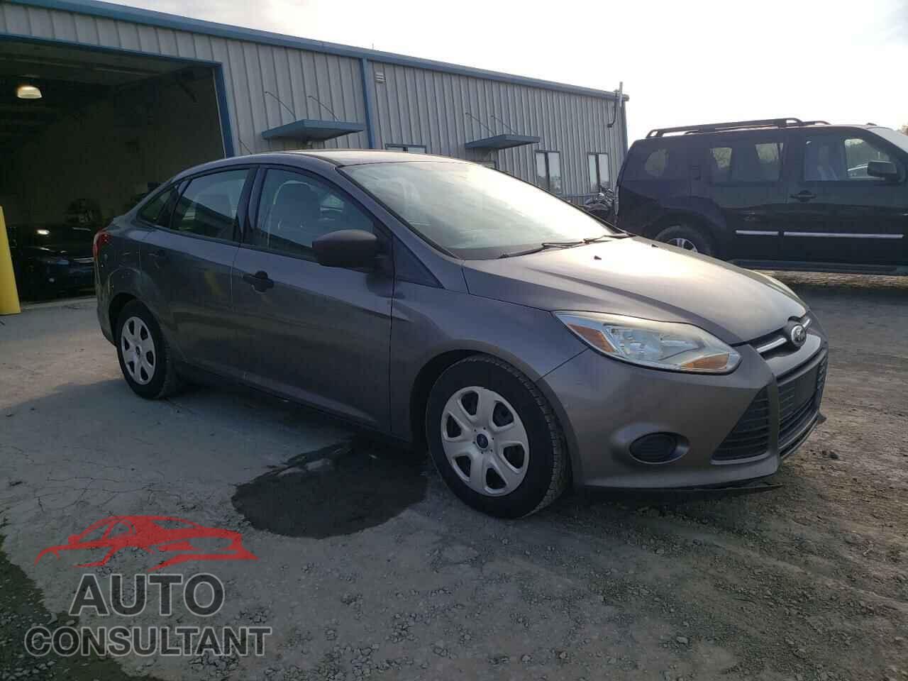 FORD FOCUS 2013 - 1FADP3E28DL136444