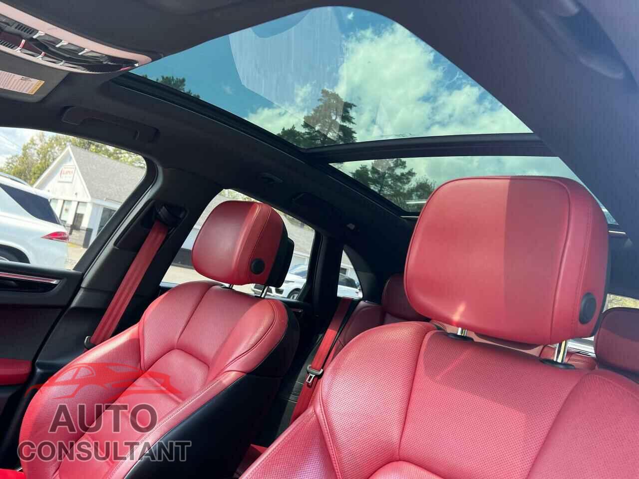 PORSCHE MACAN 2016 - WP1AB2A57GLB42132