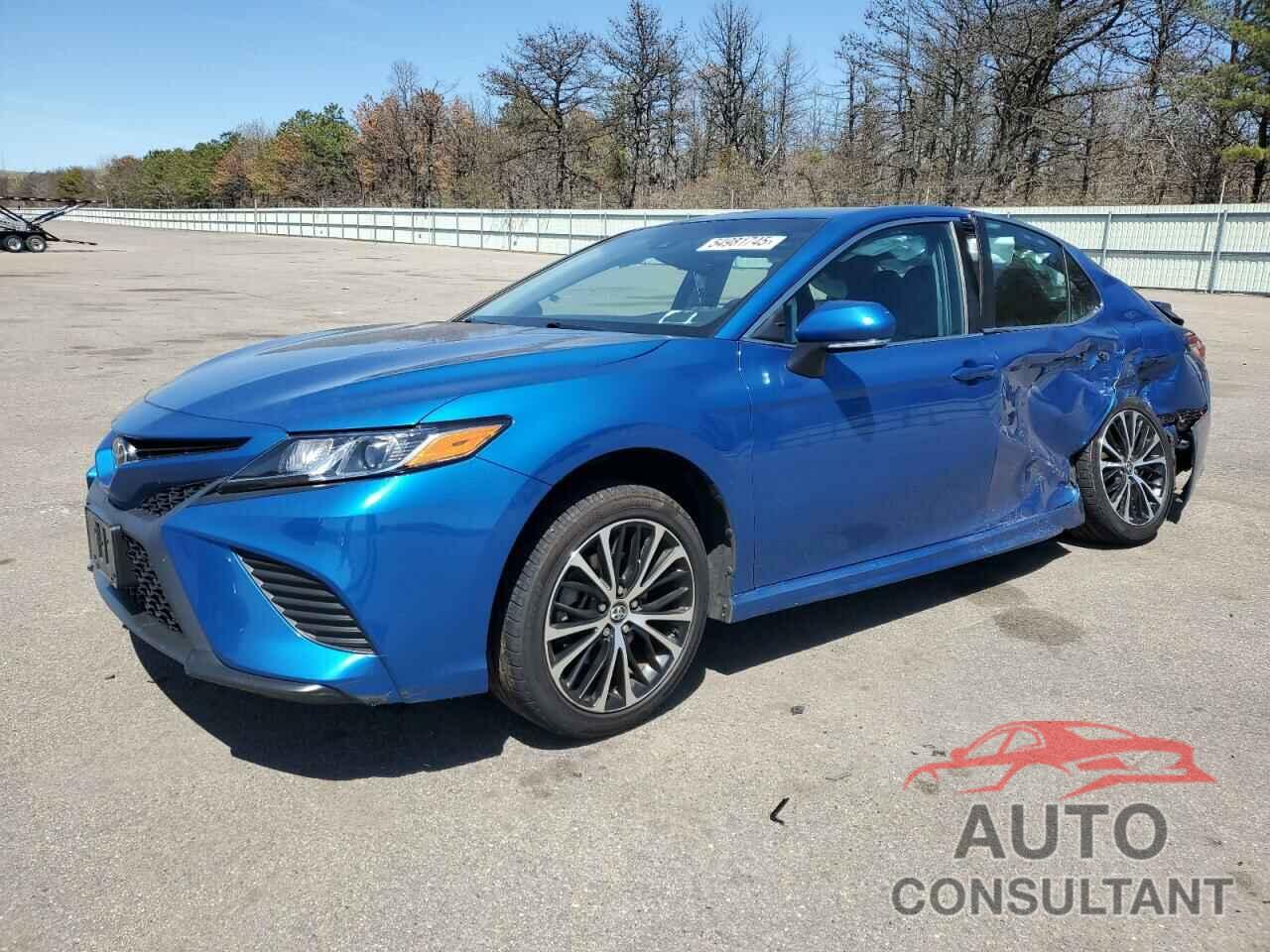TOYOTA CAMRY 2018 - 4T1B11HK5JU157188