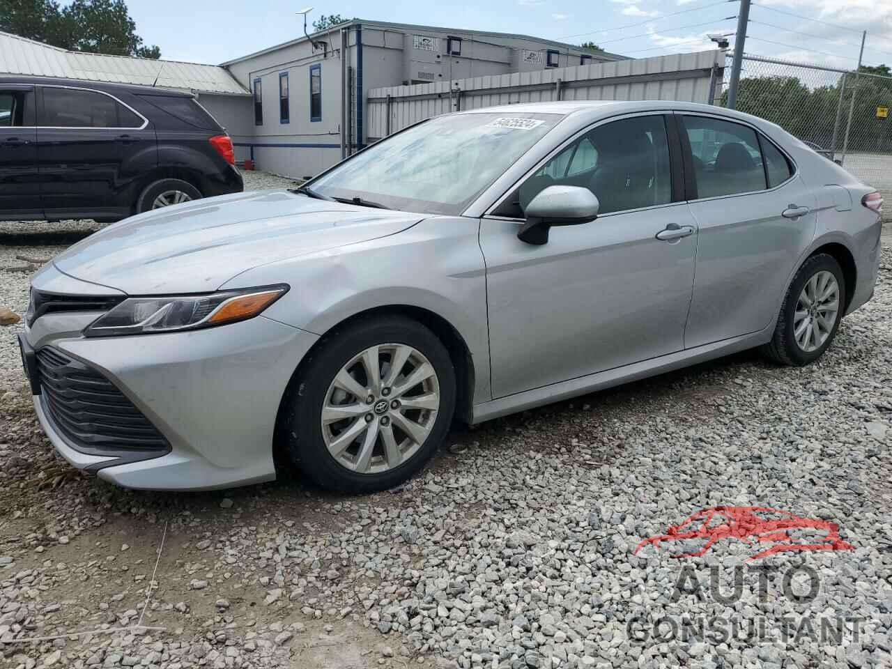 TOYOTA CAMRY 2018 - 4T1B11HK3JU572056