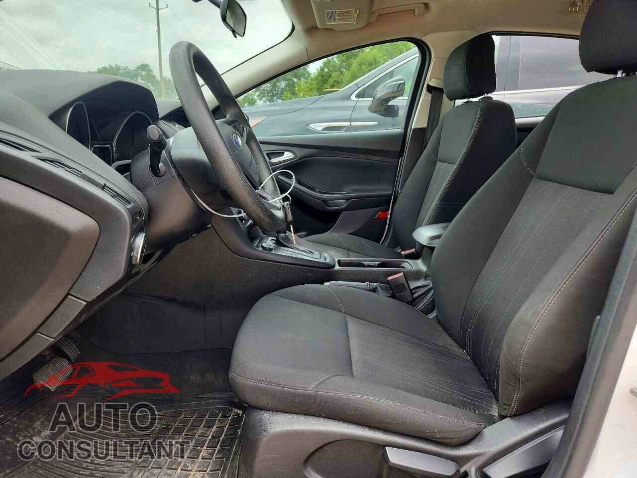 FORD FOCUS 2015 - 1FADP3K25FL375943
