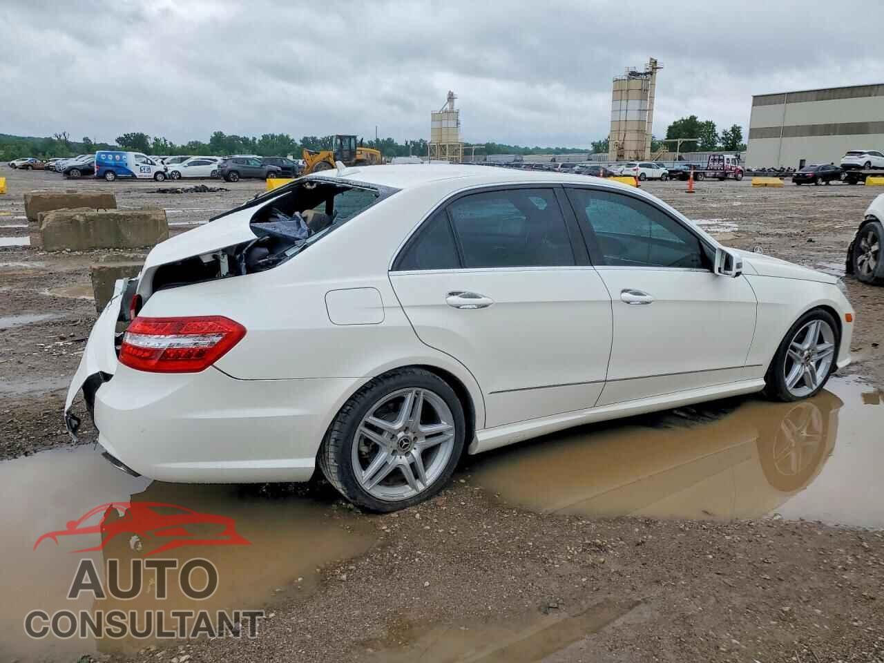 MERCEDES-BENZ E-CLASS 2011 - WDDHF5GB2BA402188
