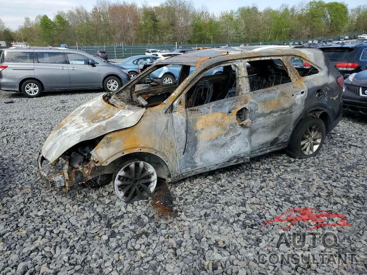 KIA SORENTO 2018 - 5XYPGDA35JG424845