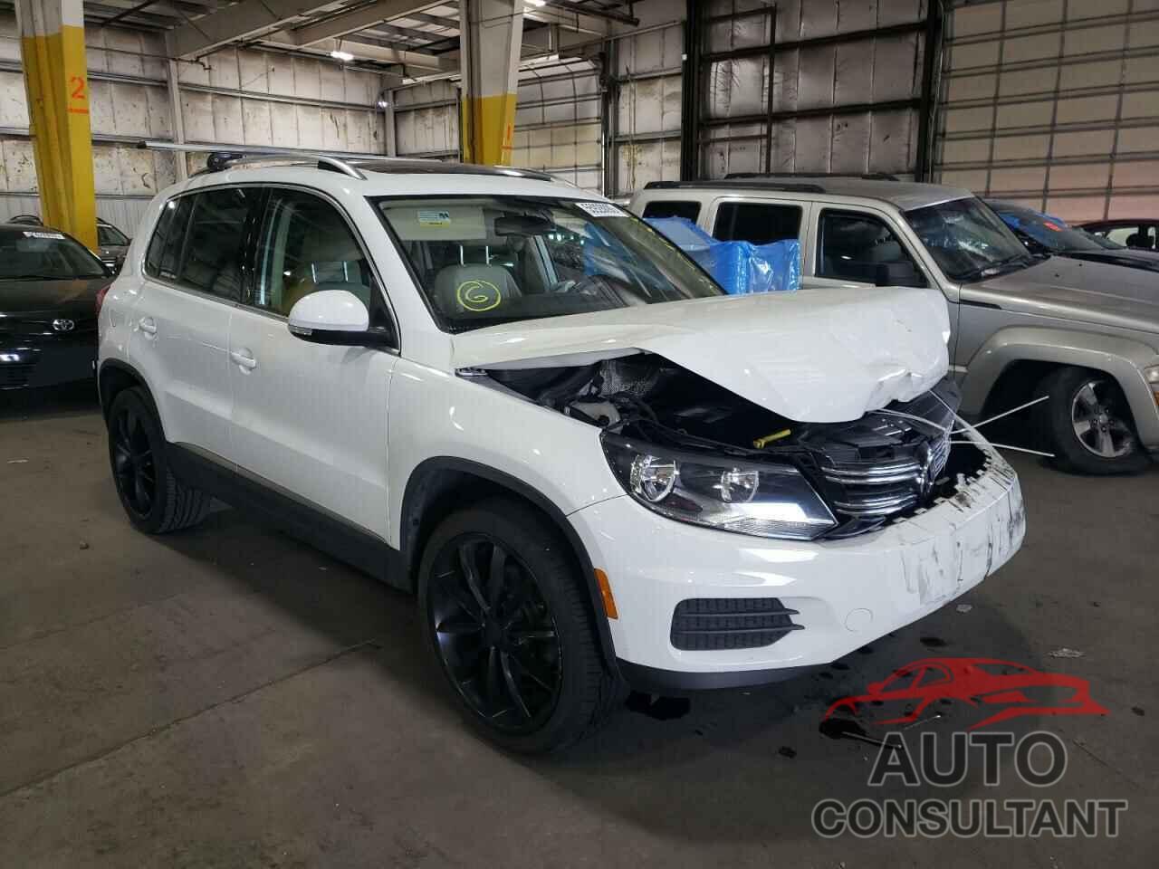 VOLKSWAGEN TIGUAN 2017 - WVGSV7AX9HK018989