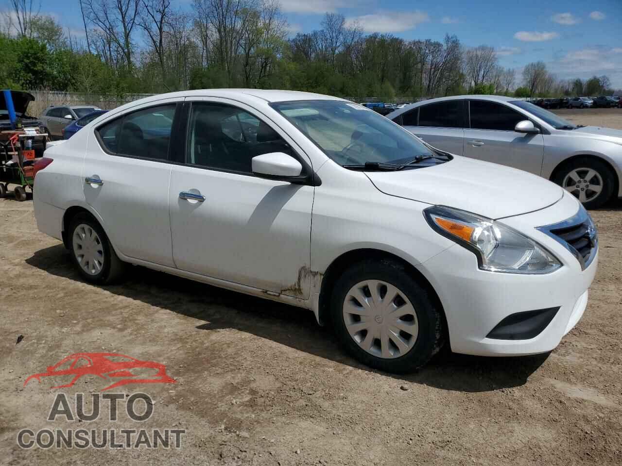 NISSAN VERSA 2017 - 3N1CN7AP3HL832484