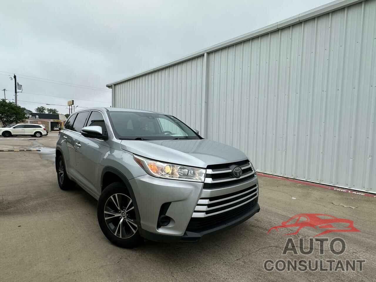 TOYOTA HIGHLANDER 2018 - 5TDZZRFH8JS268369