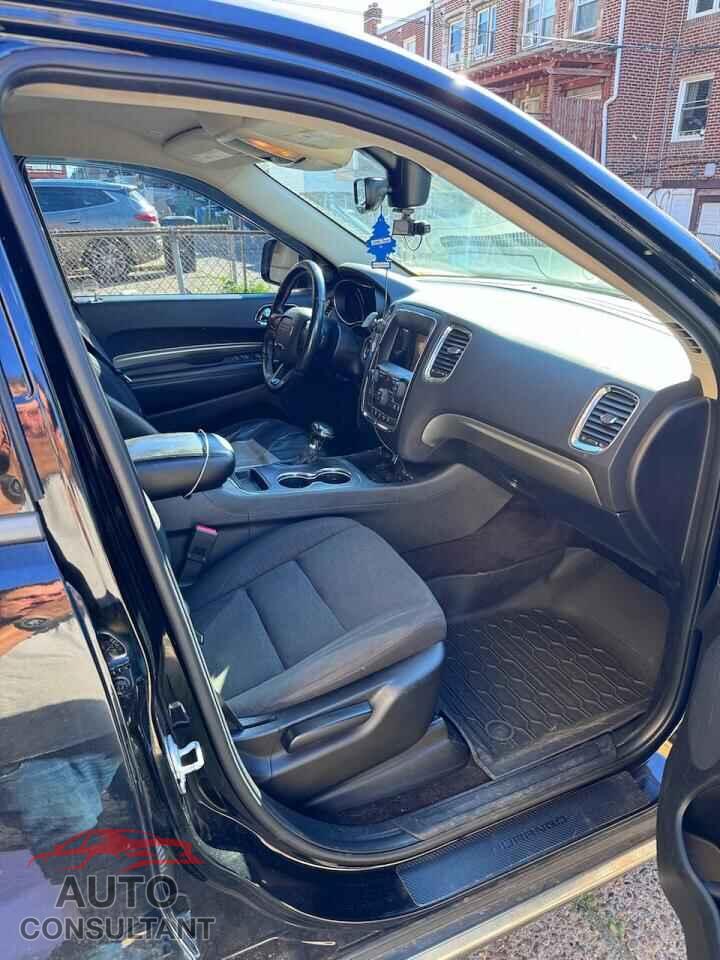 DODGE DURANGO 2018 - 1C4RDJAG7JC101095