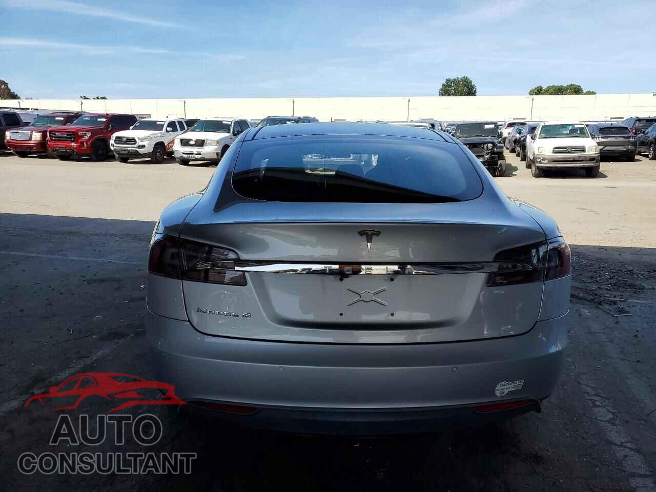 TESLA MODEL S 2015 - 5YJSA1E16FF116097