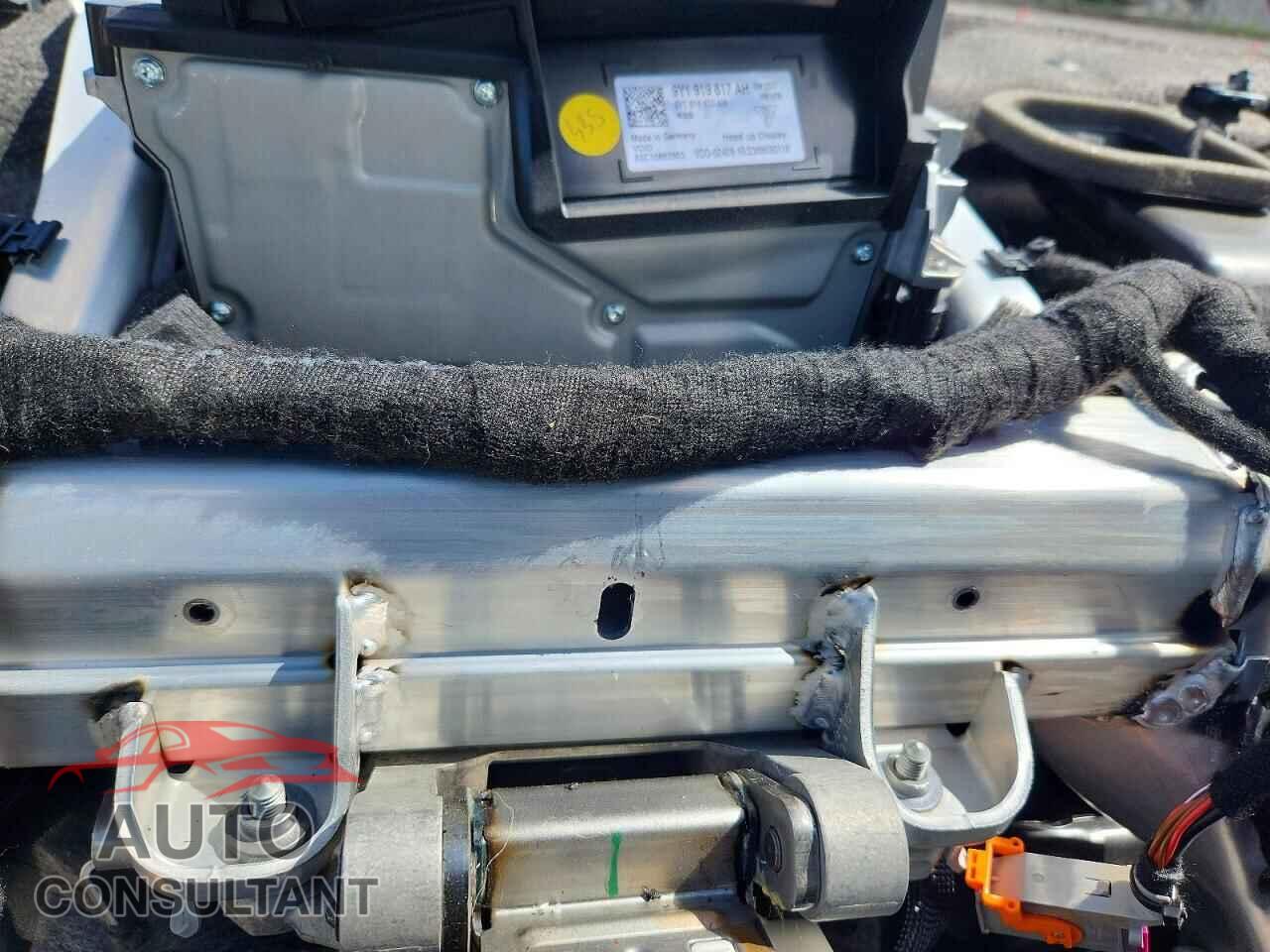 PORSCHE CAYENNE 2024 - WP1AL2AYXRDA33796