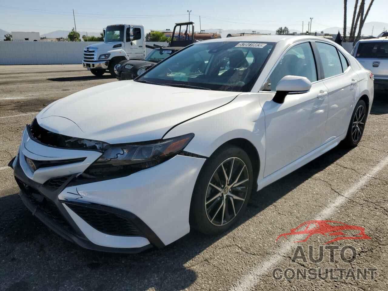 TOYOTA CAMRY 2022 - 4T1G11AK0NU010976