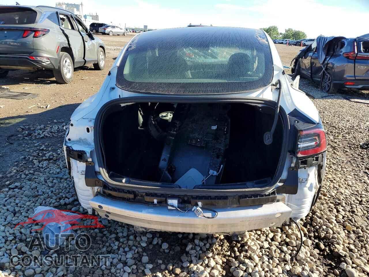 TESLA MODEL 3 2022 - 5YJ3E1EB0NF180541