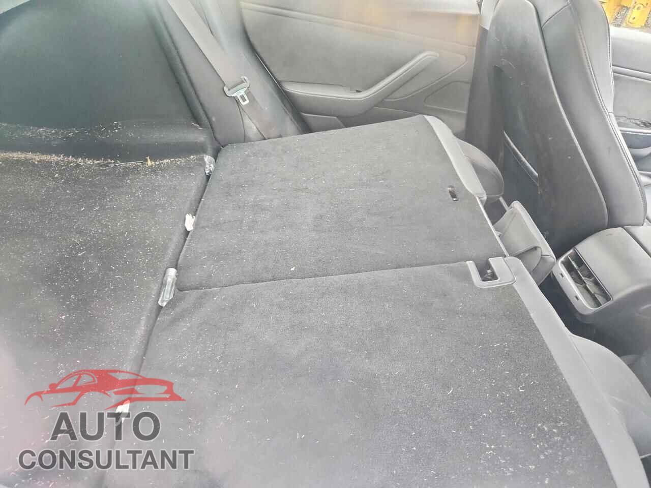 TESLA MODEL 3 2018 - 5YJ3E1EA7JF104008