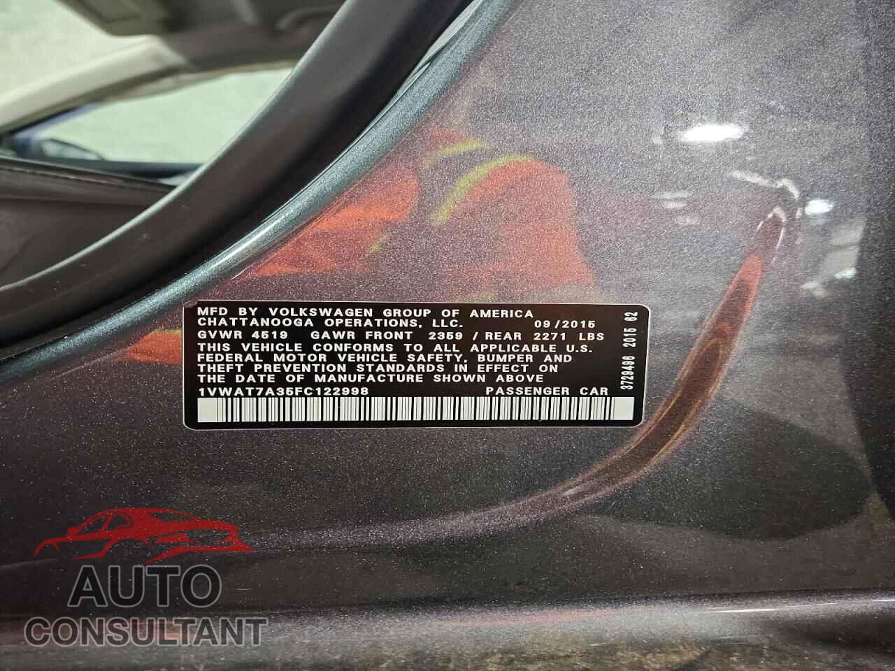 VOLKSWAGEN PASSAT 2015 - 1VWAT7A35FC122998