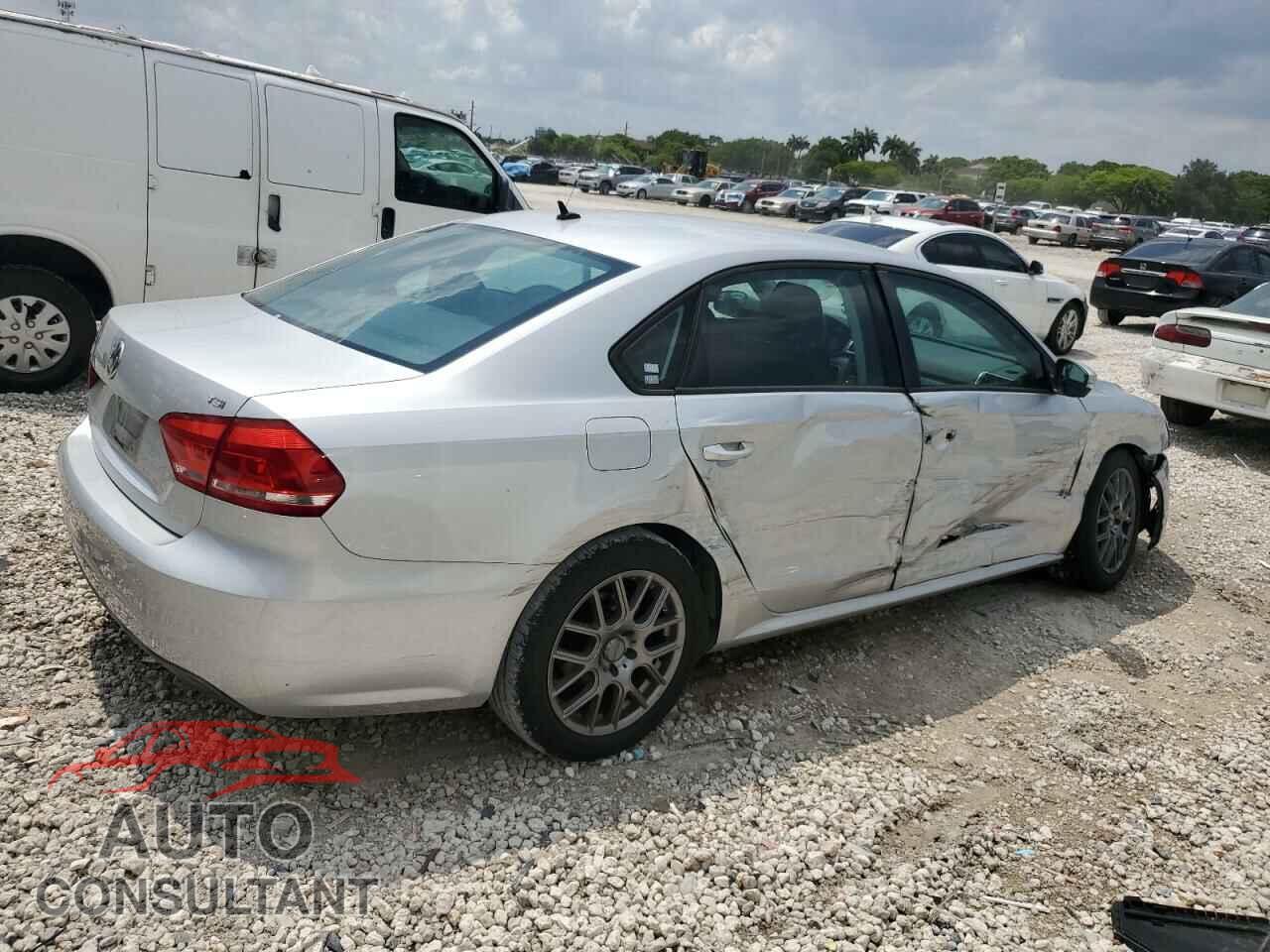 VOLKSWAGEN PASSAT 2015 - 1VWAT7A32FC044986