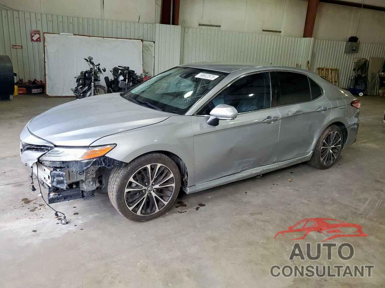 TOYOTA CAMRY 2018 - 4T1B11HK3JU009136