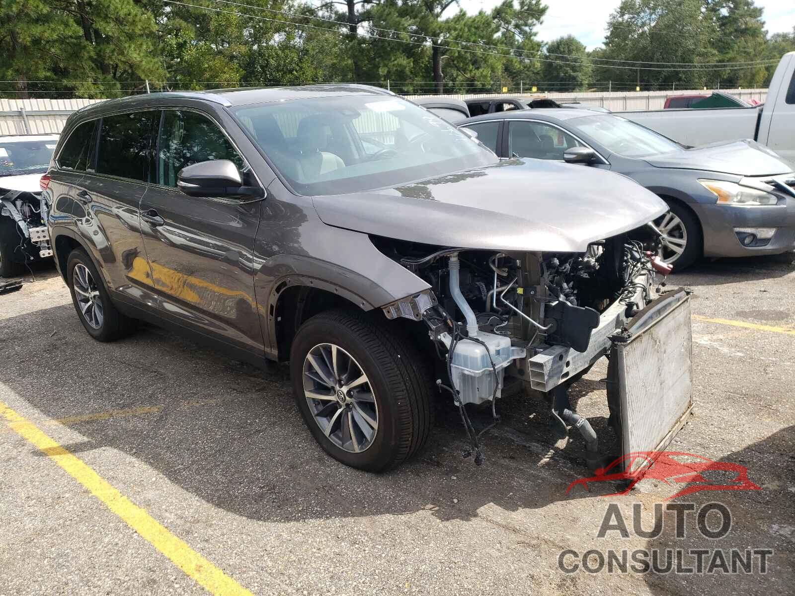 TOYOTA HIGHLANDER 2019 - 5TDKZRFHXKS556297