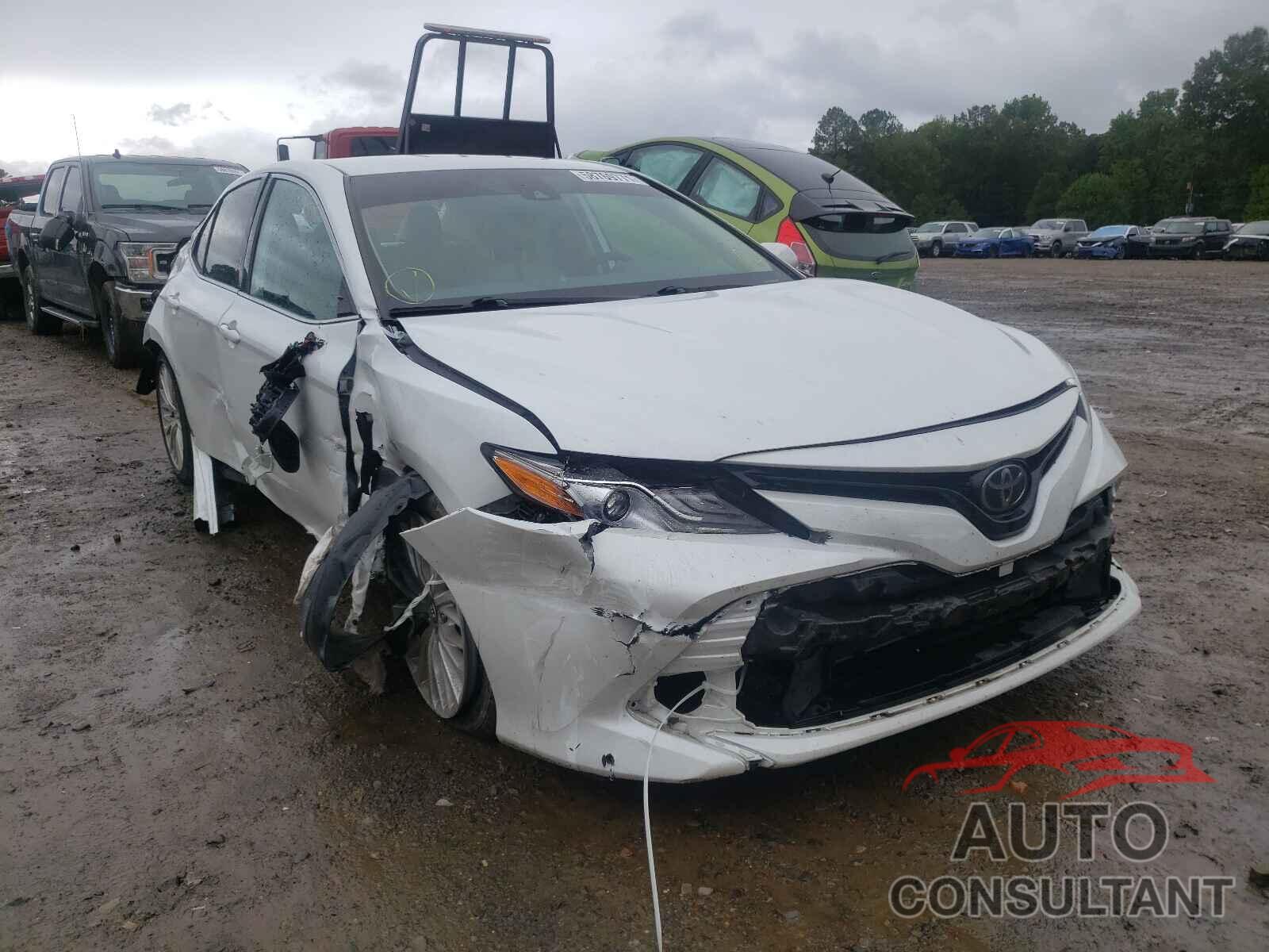 TOYOTA CAMRY 2019 - 4T1B11HK1KU840085