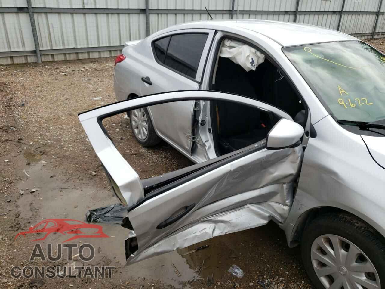 NISSAN VERSA 2017 - 3N1CN7AP3HL852251