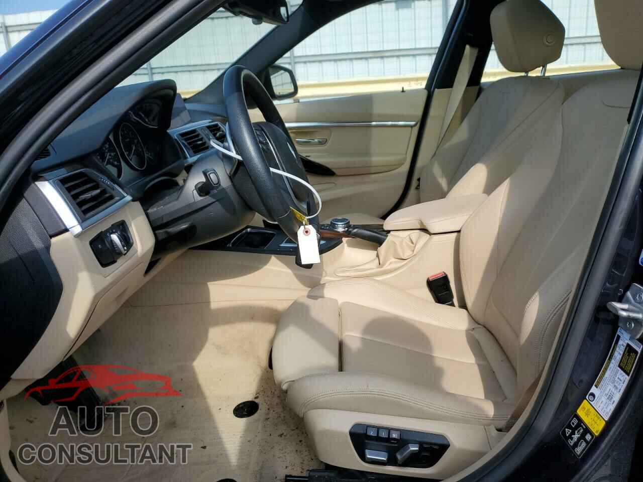 BMW 3 SERIES 2016 - WBA8E3G51GNU03115
