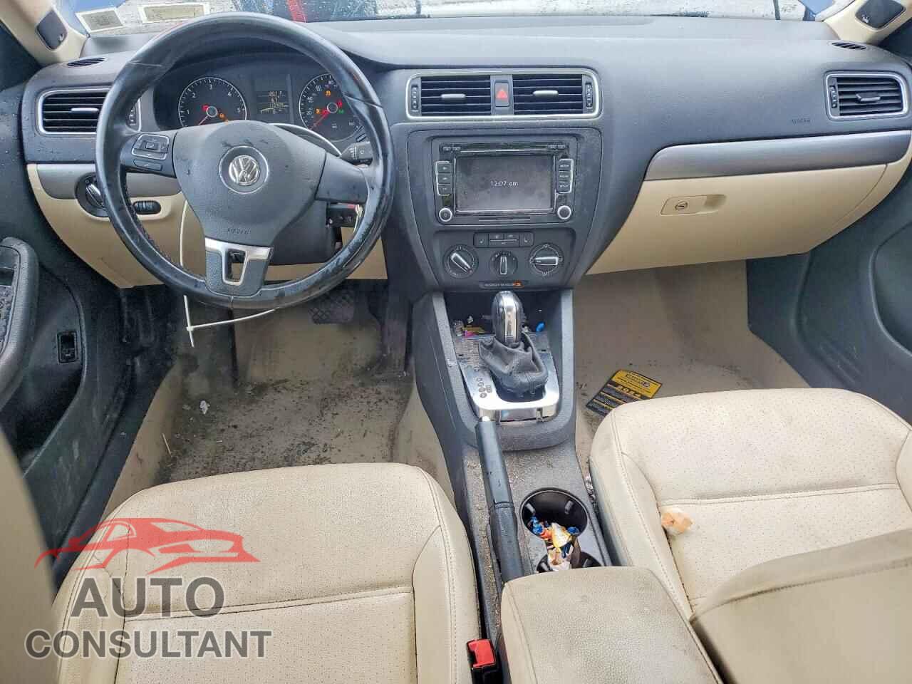 VOLKSWAGEN JETTA 2014 - 3VWLL7AJ5EM351069