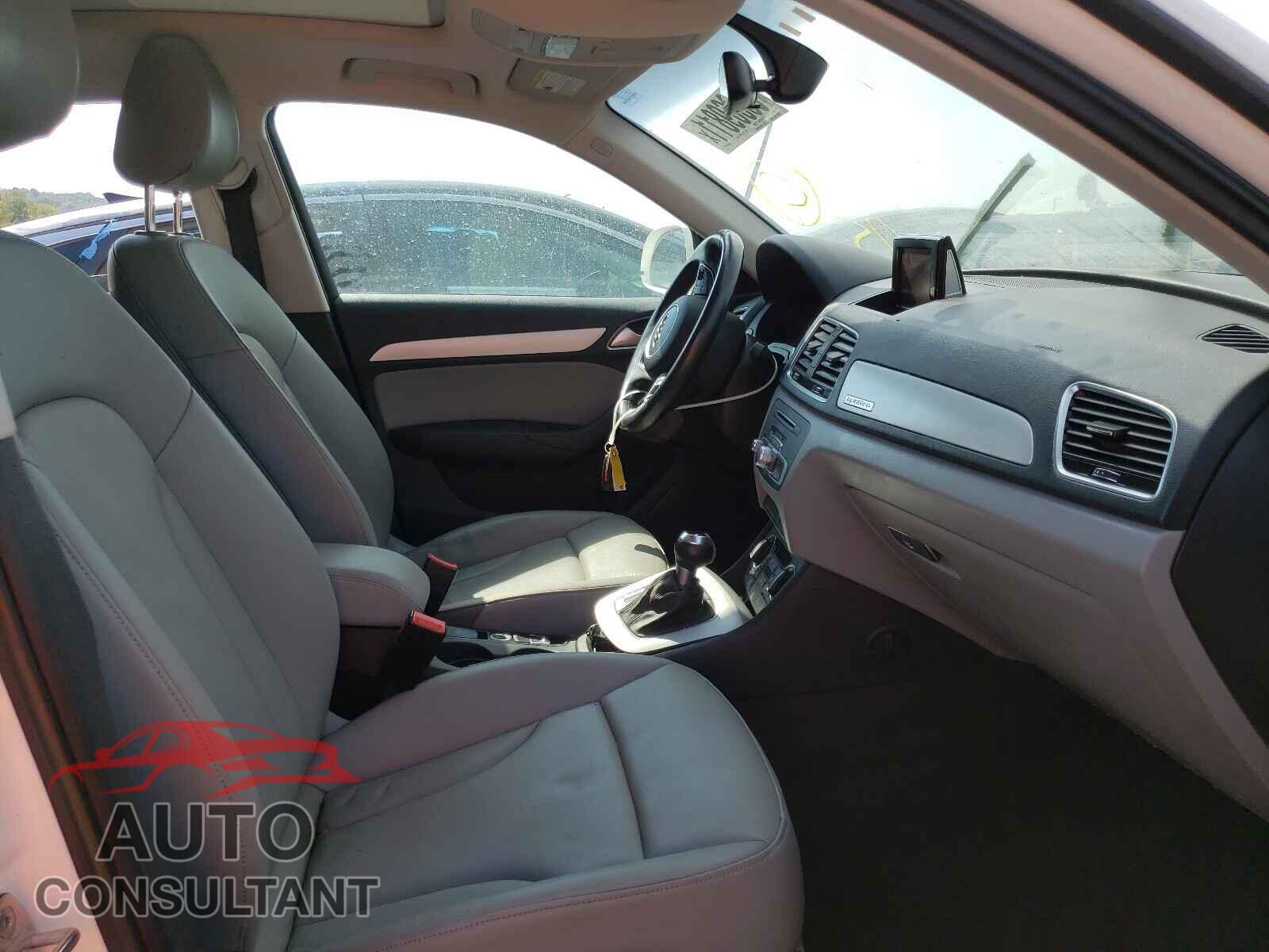 AUDI Q3 2017 - WA1ECCFS7HR007777