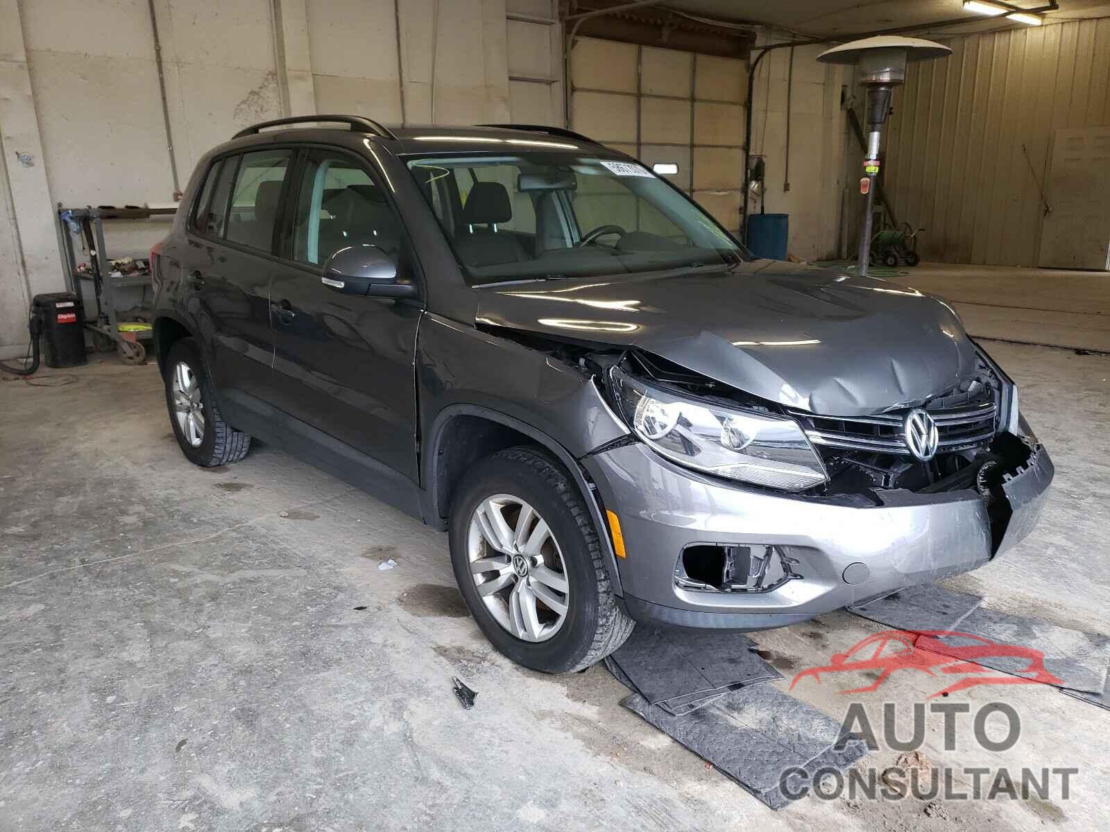 VOLKSWAGEN TIGUAN 2016 - WVGAV7AX5GW028177