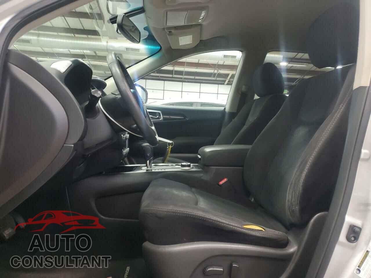 NISSAN PATHFINDER 2016 - 5N1AR2MM7GC623607