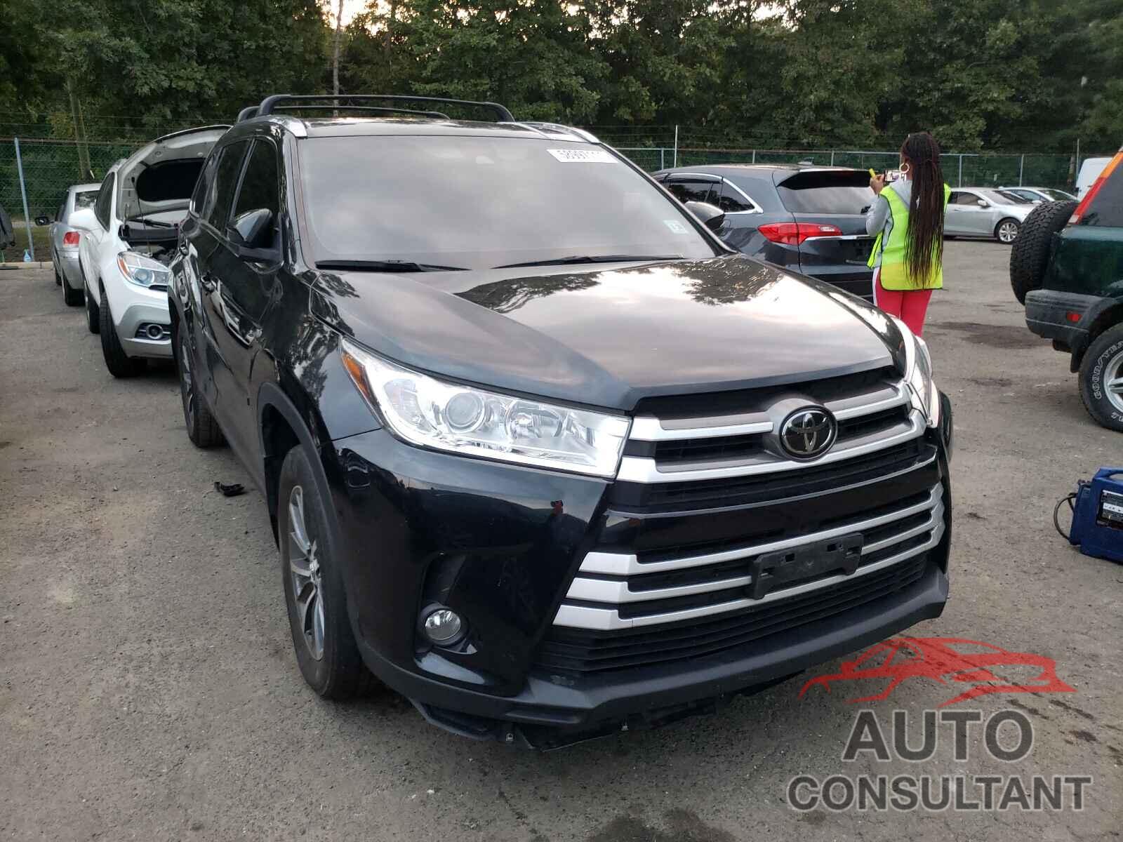 TOYOTA HIGHLANDER 2019 - 5TDJZRFH0KS565960