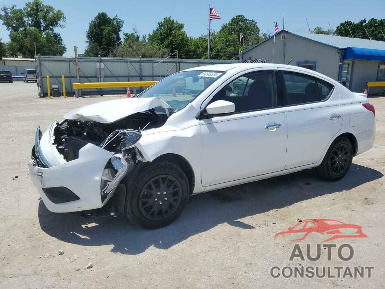 NISSAN VERSA 2018 - 3N1CN7AP5JL879229