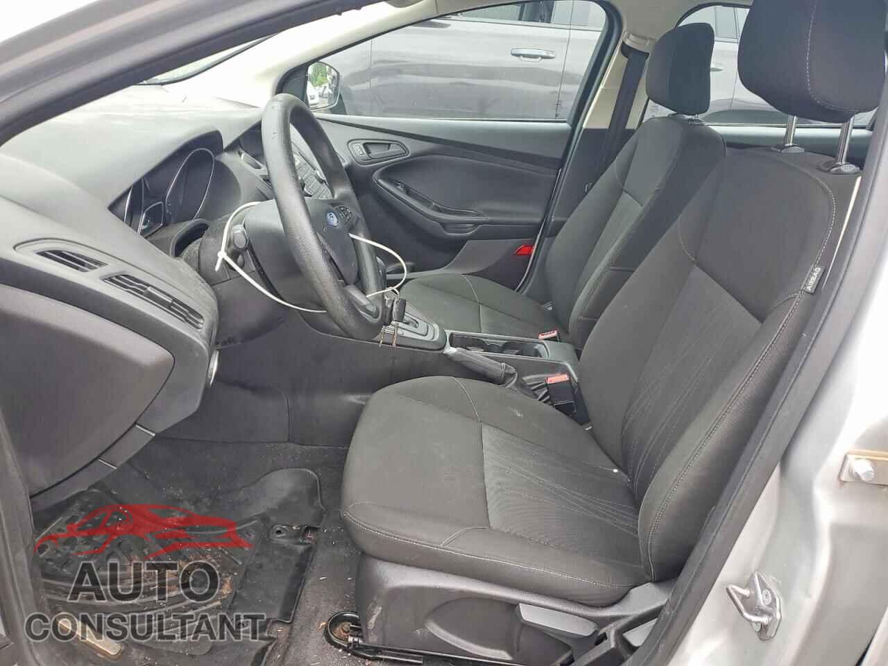 FORD FOCUS 2015 - 1FADP3E22FL253178
